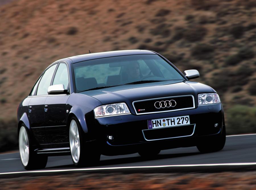  Audi RS6 Sedan (4B, C5) 2002 года  (фото 1 из 16)